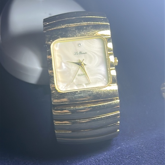 Gold Vintage‎ Le Baron Watch Mother Of Pearl Chunky Goldtone Stretch band main image 8